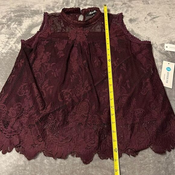 Alice Blue Lace Sleeveless Blouse. Small - Picture 4 of 6